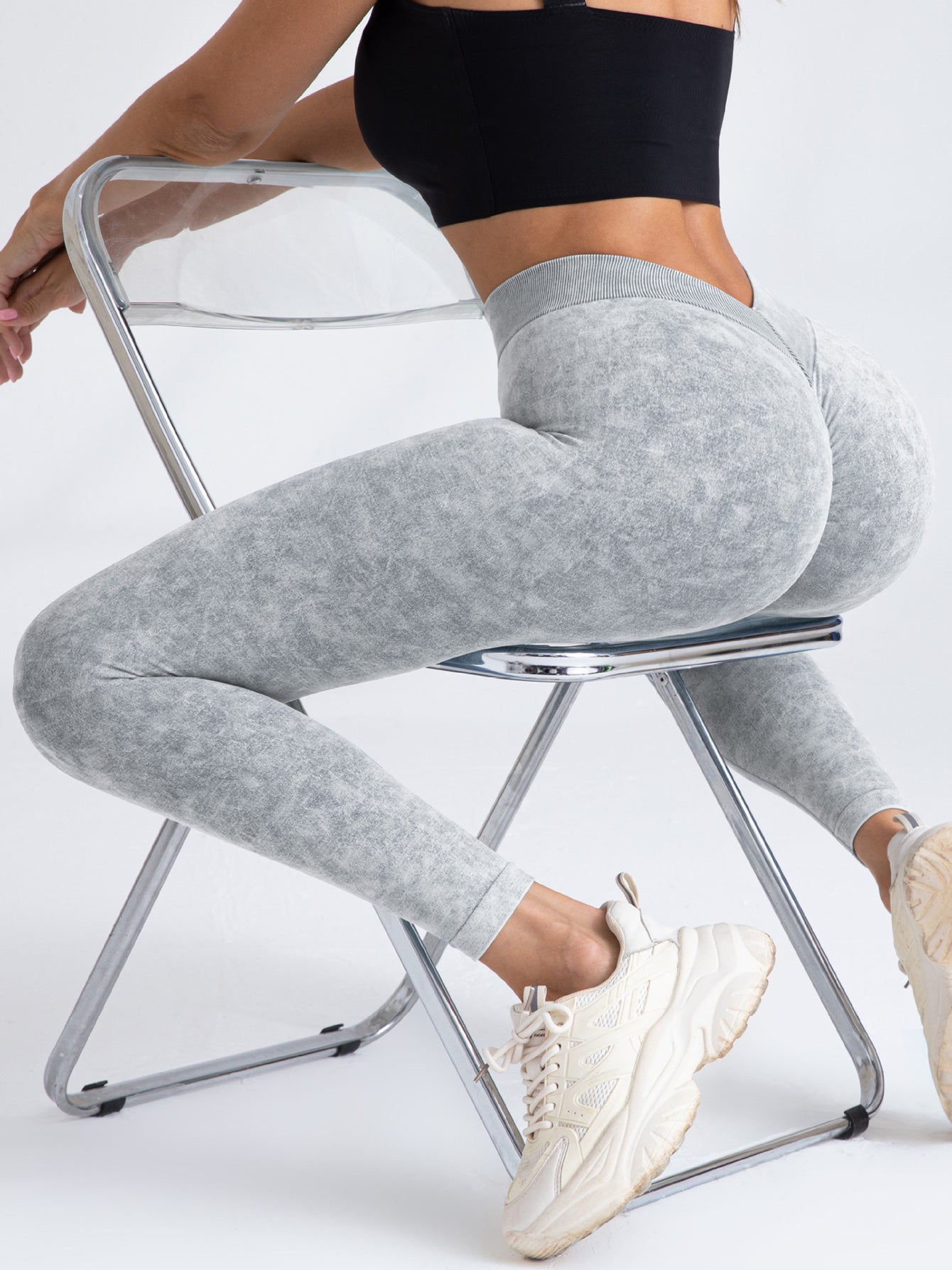 PeachyFit V-Back Scrunch Leggings: Lift & Move!