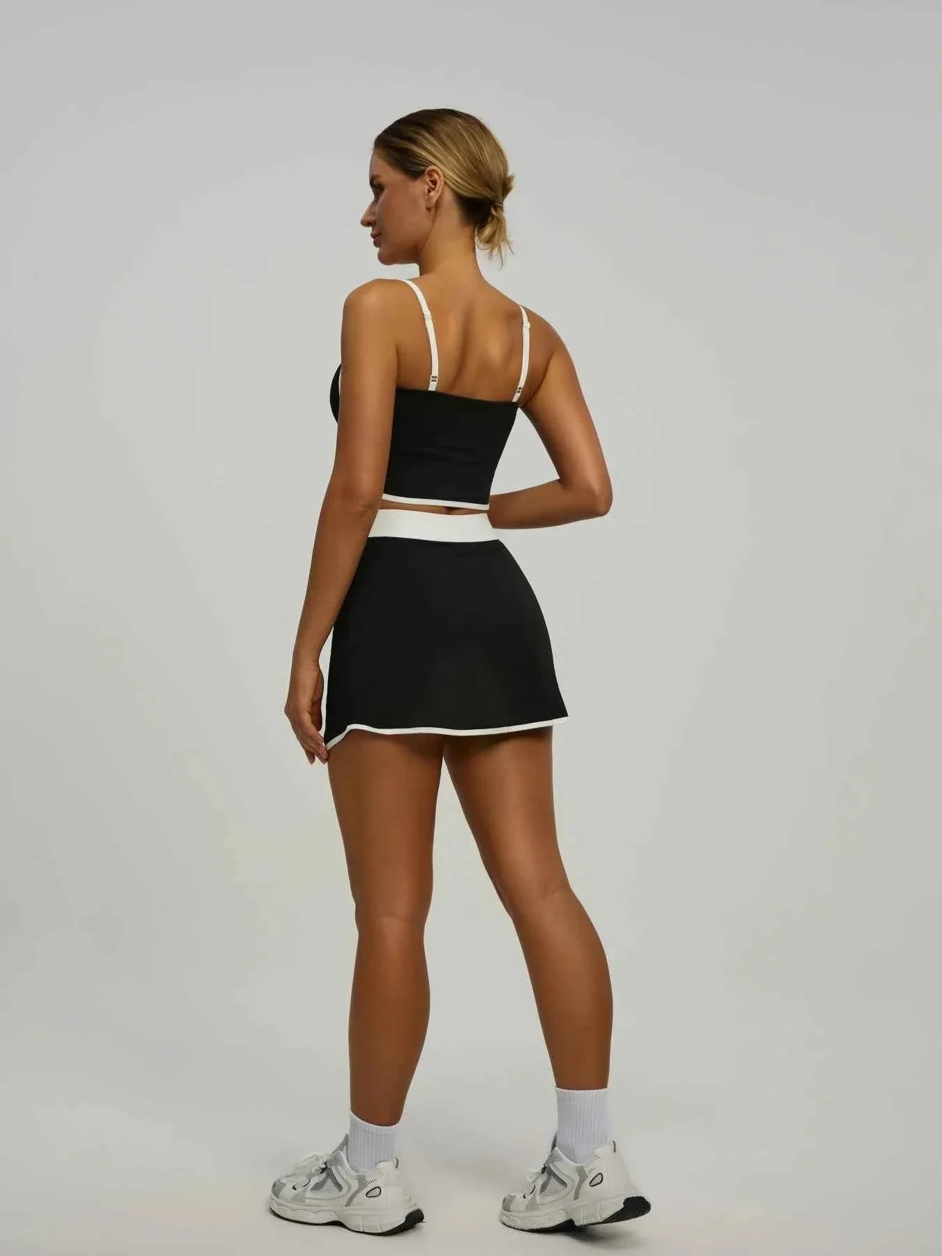 Women's Sports Set: Padded Crop Top & Pocket Skort