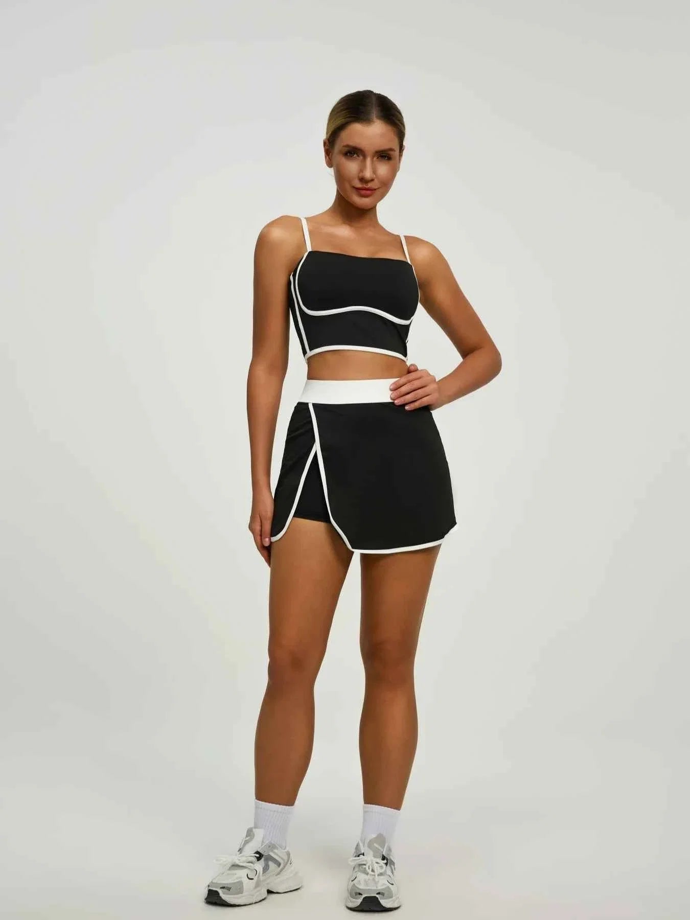 Women's Sports Set: Padded Crop Top & Pocket Skort